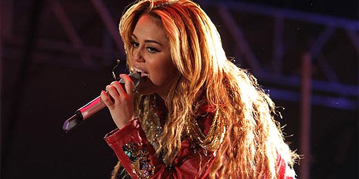 Miley Cyrus chega a São Paulo com a turnê 