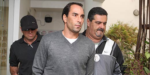 Edmundo é encaminhado para cela onde vai ficar até ser transferido