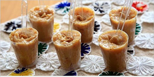 Que tal preparar uma versão de paçoquinha para comer de colher?