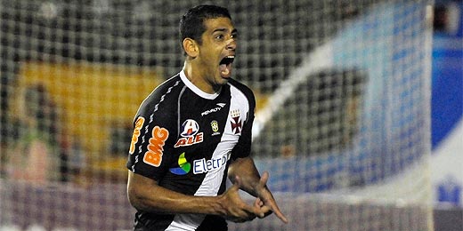 Diego Souza comemora o primeiro gol do Vasco contra o Santos