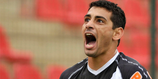 Diego Souza, do Vasco, comemora um de seus 3 gols contra o Cruzeiro