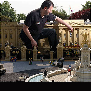 Adrian Dennis/France Presse